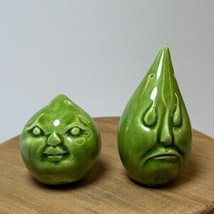 Vintage Green Ceramic Drip & Drop Salt and Pepper Shakers – Whimsical design